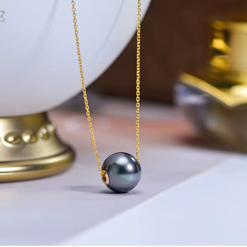 18K Gold Tahitian Black Pearl Pendant Necklace for Women with Yellow Gold Chain